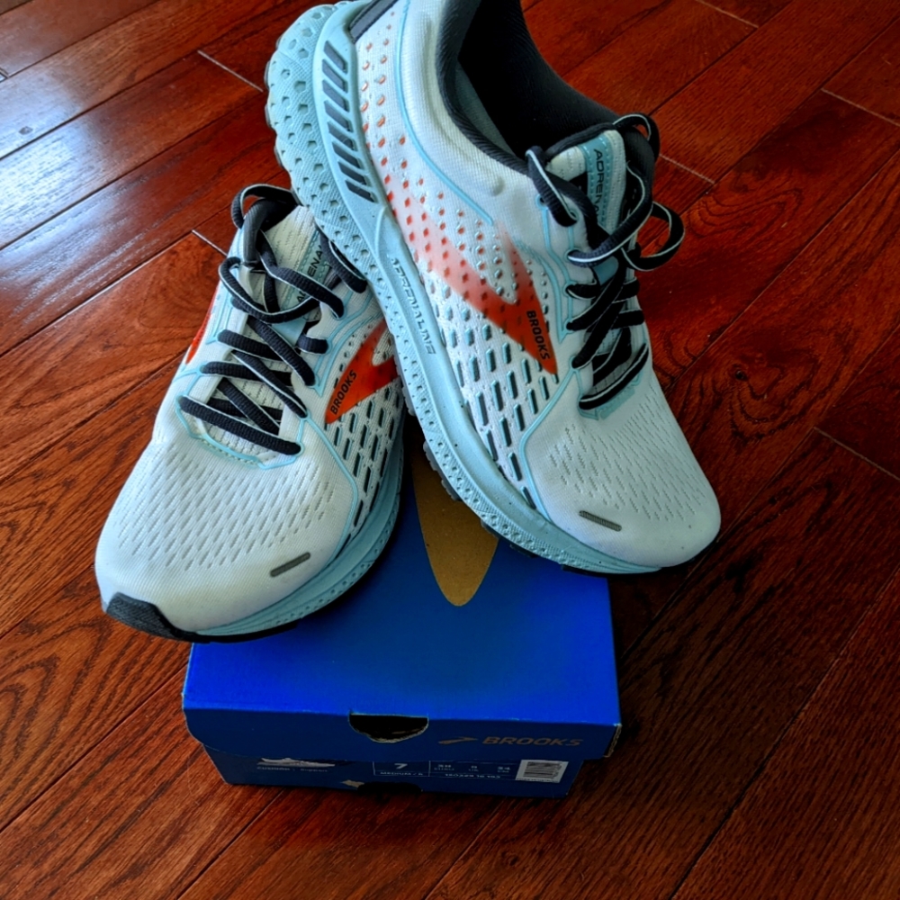 Brooks Adrenaline GTS 21